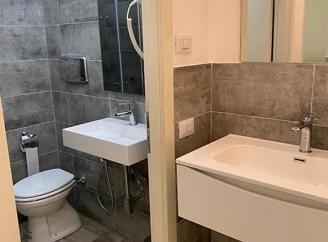 我的好友酒店 *